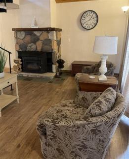 Cedar Shores Retreat - 2