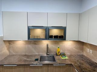 LA Getaway - DHA Phase 5 Penta Square - 7