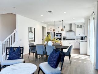 #Marbella Lane - Curated 5BR in Upscale RMV Haven - 5