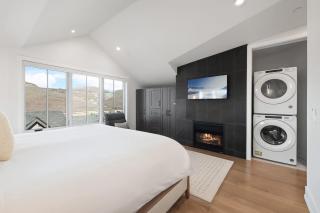 Luxe Park City Retreat Ski-in Ski-out plus Hot Tub - 5