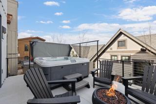 Luxe Park City Retreat Ski-in Ski-out plus Hot Tub - 0