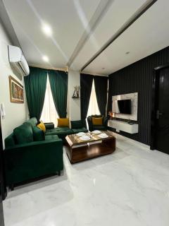 Cozy Apartment in Bahria Town phase 8 - 8