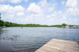 Lakeside Lodge Retreat - 4