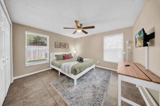 Close to beaches BBQ workout gear private yard - 0