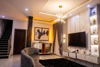 Modern Luxury 3 Bedroom House In Lekki - 9