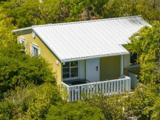 Kokomo Classic 2 Bedroom Cottage - 2