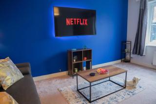 Stylish 4-Bedroom-Sleeps 7-Ideal for Contractors Stay - 2