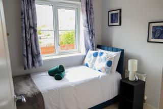 Stylish 4-Bedroom-Sleeps 7-Ideal for Contractors Stay - 4