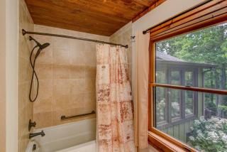 Bigfoot Bungalow - 3