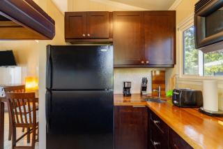 Kokomo Premium King - King Cottage - 1
