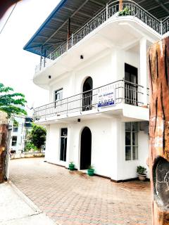 Kandy IVY Banks Lake View Resort - 0