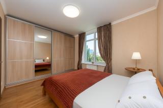 Comfort 3 room Apartment Livoberezhna 10 min to Center Tumaniana 3 - 6