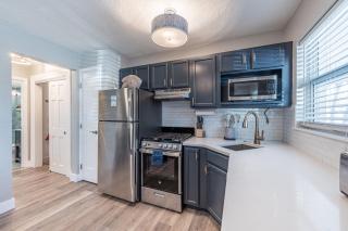 Blue Wave Suites - 8