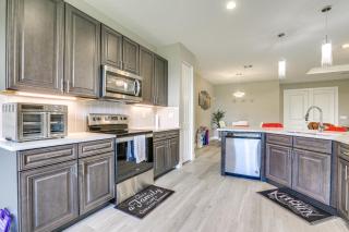 Game Tables and Screened Patio Spacious Naples Home - 9