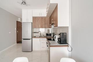 Luxury & Stylish Apartment in Wola Warsaw, Balcony - 9