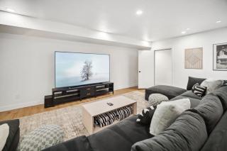 Luxe Family Retreat with Private Pickleball a Large Swim Spa indoor Movie Theatre 2 Outdoor Firepits a Home Gym and more - 3