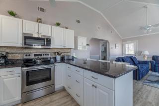 Sea Time C7625 Oceanside Coastal Retreat, Close to the Beach and Shopping - 3