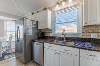 Sea Time C7625 Oceanside Coastal Retreat, Close to the Beach and Shopping - 2