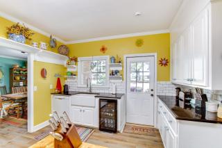 Screened Porch Peaceful Country Escape in Ashford - 4