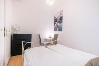 Sweet 2BR Apartment with Netflix near Belvedere Palace - 3