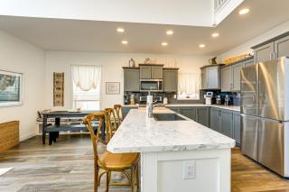 Sleek Getaway on Lake Wawasee with Private Dock! - 2