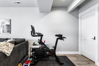 Great views luxe gym fireplace deck sleeps 8 - 7