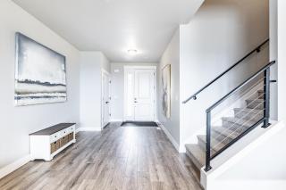 Great views luxe gym fireplace deck sleeps 8 - 2