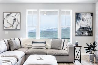 Great views luxe gym fireplace deck sleeps 8 - 1