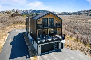 360deg views sleeps 18 hot tub pickleball - 0