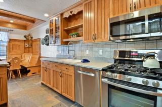 Alpine chalet sleeps 8 3br2.5ba train tickets - 8