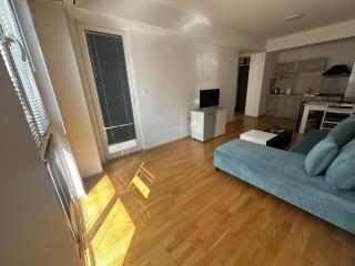 Lucy and Jovana Apartment - 3