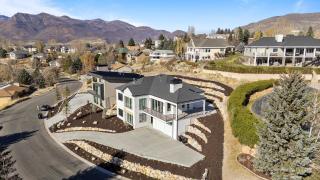 Deer Valley views sleeps 16 hot tub deck gym - 3