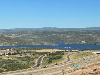 Lux Sleeps 4 king bed hot tub views gym - 7