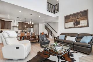 Ski area close 5br 5.5ba resort views sleeps 15 - 0