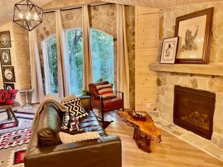 Sundance carriage house romantic Sleeps 5 - 8