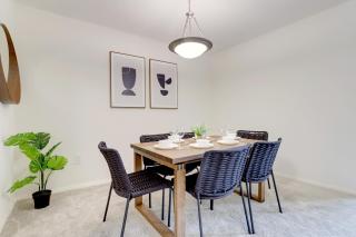 Arlington Stay with Easy Metro and Business Access - 7