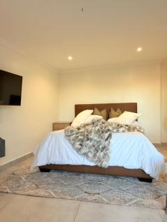 DOMIN LUXURY SUITES - 5