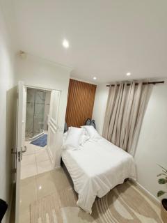 DOMIN LUXURY SUITES - 3
