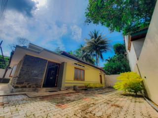 Moms House Dickwella - 8