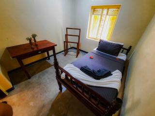 Moms House Dickwella - 3