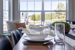 Sparrow Nest Hideaway 5BR Home with Hot Tub - 3