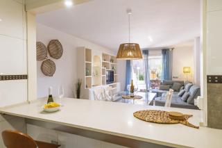 Gaia - Villas de Bolonia - 1