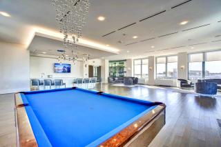 Modern Apt W Business Space & Gym - 3