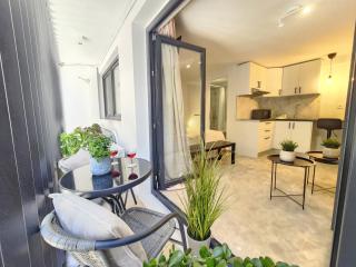 Miracle Luxury Suites - 3