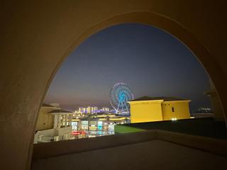 Large 5-BR JBR Apartment, Perfect for Families, Easy Beach Access - 7