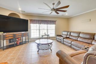 8 Mi to University of Alabama Family Home with Yard - 6