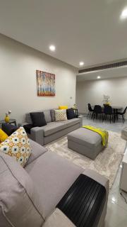 Private 1BHK Top-Floor Apartment at Ghubrah Beach - 4