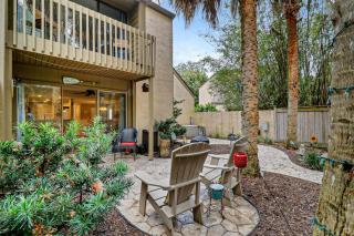 Beach Club Bliss Villa Steps to Sand Shops & Sunshine - 0
