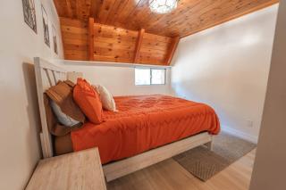 Sequoia Vintage A-frame River Retreat - 1