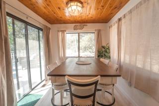 Sequoia Vintage A-frame River Retreat - 5